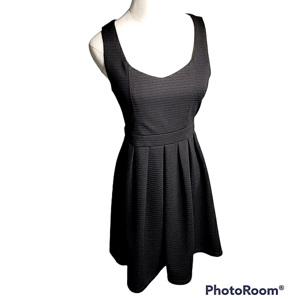 YA Sleeveless Little Baxk Black Keyhole Dress Sparkle Built In Side Cutouts EUC
